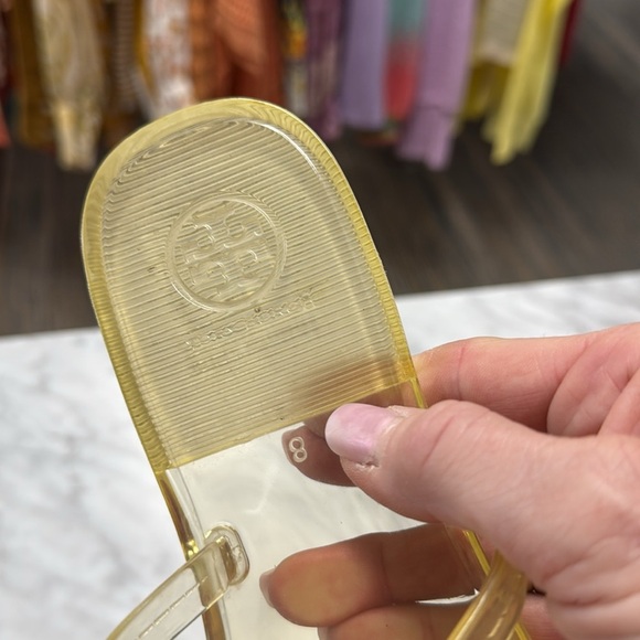Tory Burch Clear Mini Miller Jelly Thong Sandal with White Monogram Size 8 - Picture 3 of 7